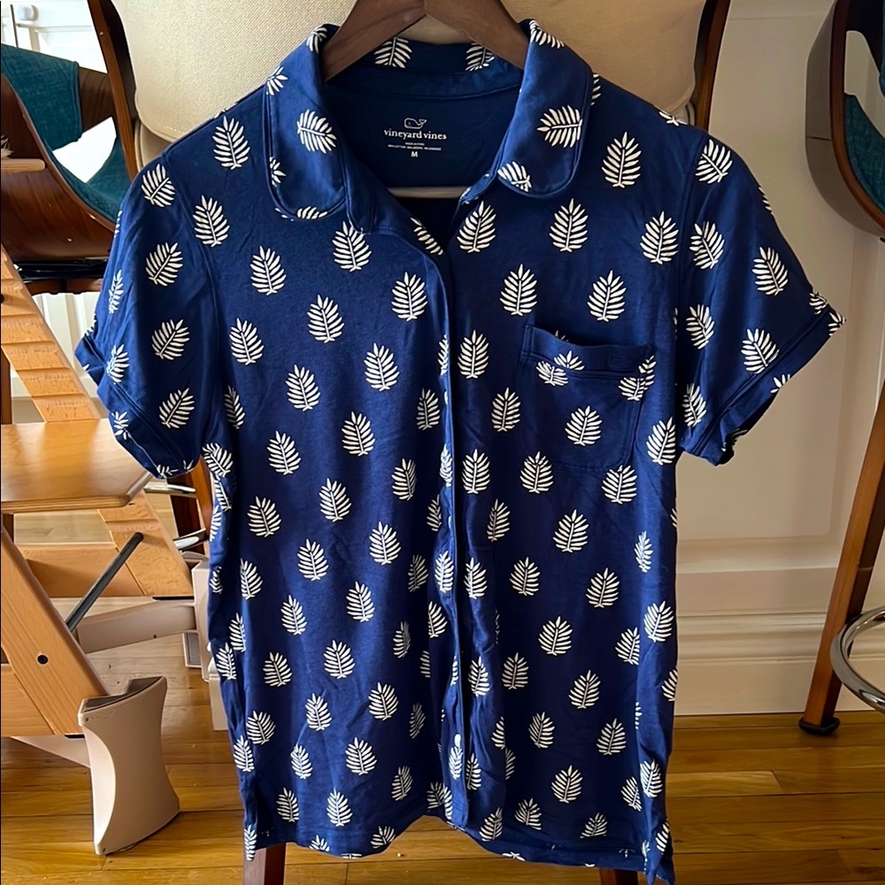 Vineyard Vine PJ Top with Pocket Buttondown NWOT
